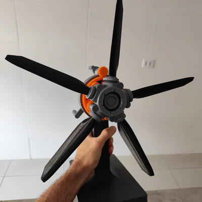 Cơ chế cánh quạt bước biến đổi cải tiến kèm đế trưng bày