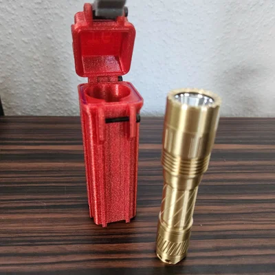 Hộp đựng cứng cáp cho Convoy T6