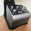 Đế kê bàn nghiêng cho Audient iD4 - Thumbnail 1