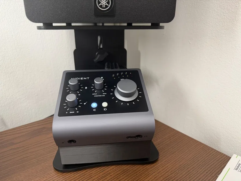 Đế kê bàn nghiêng cho Audient iD4 - Image 2