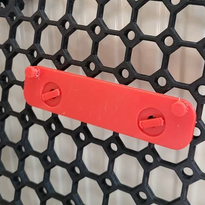 Giá treo sạc pin Makita DC18WC trên bảng Multiboard (3D Printed)