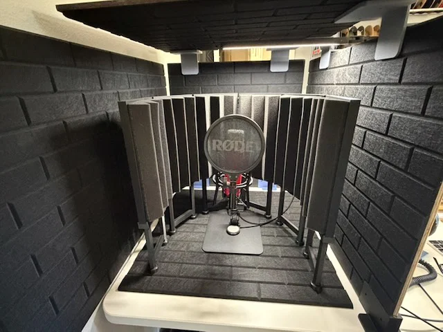 Tấm Chắn Cách Âm Cho Micro (Microphone Isolation Shield) - Image 1