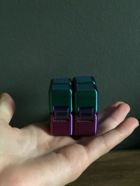 Fidget Cube - Đồ chơi xả stress độc đáo - Image 2