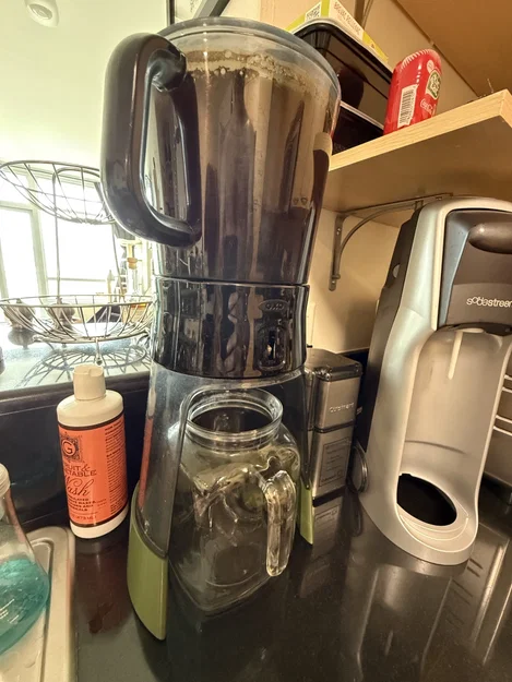 Giá đỡ bình pha cà phê OXO Cold Brew - Image 1
