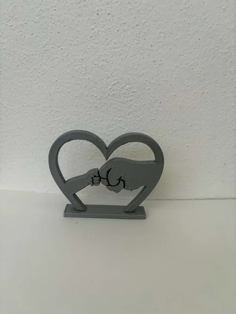 Heart of Connection - Biểu tượng tình thân giữa cha mẹ và con cái - Image 2