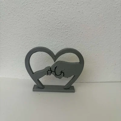 Heart of Connection - Biểu tượng tình thân giữa cha mẹ và con cái