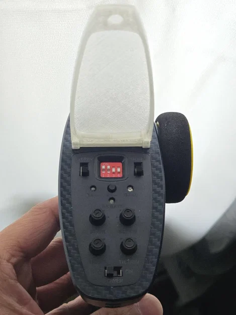 Nắp che nút bấm cho tay cầm FMS FCX18 và Flysky - Image 1