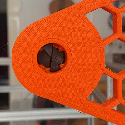 Bộ chuyển đổi giá đỡ cuộn chỉ Prusa MK3 cho khung nhôm - thiết kế lỗ tổ ong