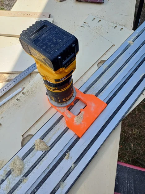 Bộ chuyển đổi DeWalt DCW600 để chạy trên ray dẫn hướng DWS5022 - Image 1