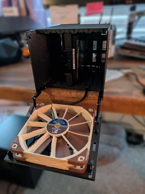 Khay HDD Hot Swap 5in3 (5x 3.5") có quạt tản nhiệt phía trước - Image 2
