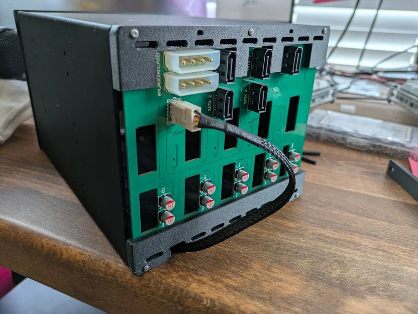 Khay HDD Hot Swap 5in3 (5x 3.5") có quạt tản nhiệt phía trước - Image 3