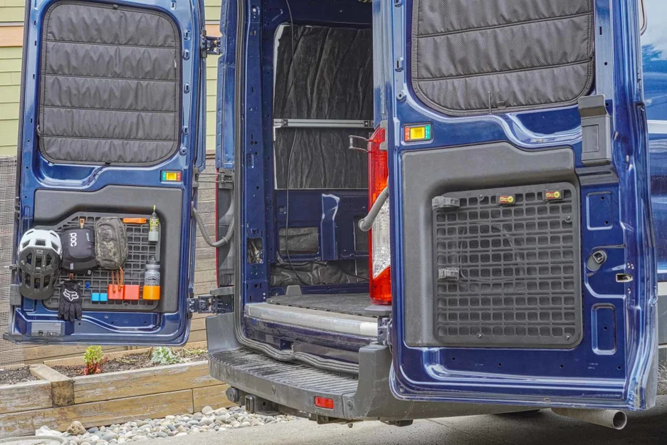 Bộ phụ kiện, khay đựng và giá treo MOLLE Panel cho xe Ford Transit - Image 4