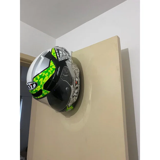 Móc treo mũ bảo hiểm gắn cửa 3D tiện lợi cho dân biker - Image 1