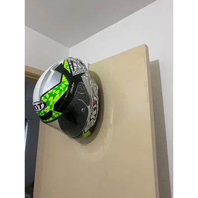 Móc treo mũ bảo hiểm gắn cửa 3D tiện lợi cho dân biker