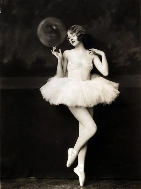 Mô hình 3D nghệ thuật Vũ công Ballerina Helen Brown tinh tế - Image 2