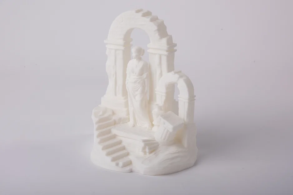 Tượng điêu khắc Aphrodite giữa tàn tích cổ đại - Image 2