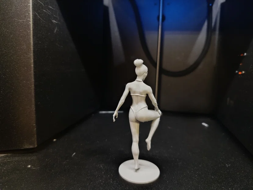 Tượng cô gái tư thế Yoga thăng bằng - Image 4