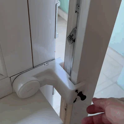Cục chặn cửa ban công