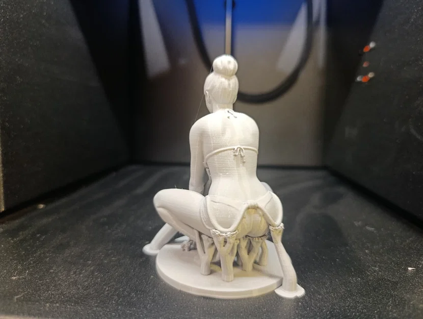 Mô hình tượng nữ tập Yoga tư thế ngồi xổm - Image 7