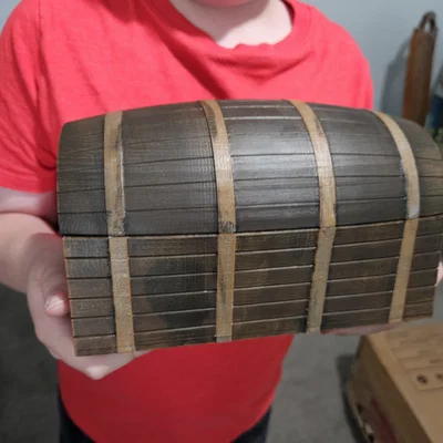 Rương báu vật Treasure Chest với thiết kế nắp thùng gỗ cực đẹp