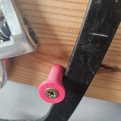 Not a Pegboard - Ống bọc vít biến thành chốt treo tường