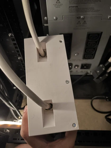 Giá đỡ rack cho hai ổ cắm CEI 60309 - Image 3