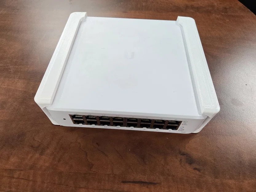 Giá treo VESA 100x100 cho Ubiquiti Switch Lite 16 (Tường / Dưới bàn) - Image 1