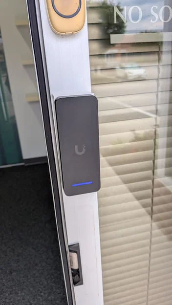 Giá treo tường cho Unifi RetroFit Reader (Wall mount) - Image 2