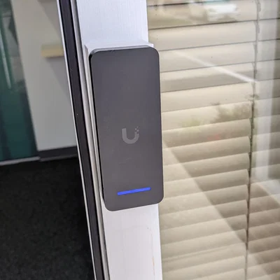 Giá treo tường cho Unifi RetroFit Reader (Wall mount)