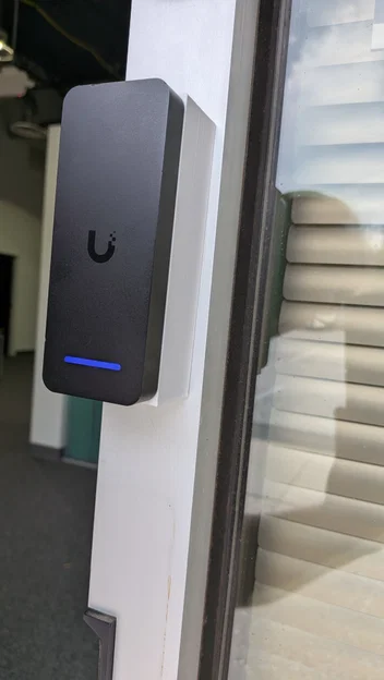 Giá treo tường cho Unifi RetroFit Reader (Wall mount) - Image 3