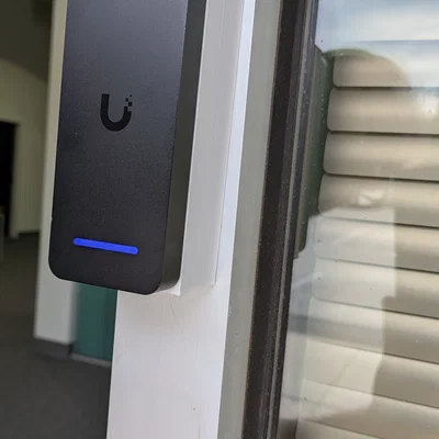 Giá treo tường cho Unifi RetroFit Reader (Wall mount)