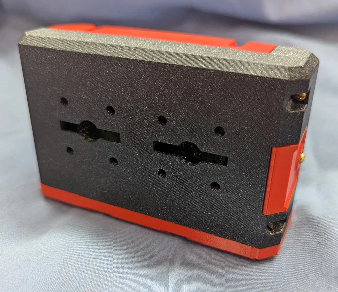 Vỏ case Raspberry Pi 4 kèm tản nhiệt và giá treo tường tiện lợi - Image 3