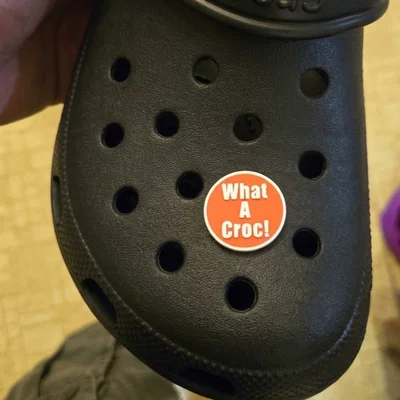 Phụ kiện trang trí dép Jibbitz "What A Croc!" in 3D cực chất