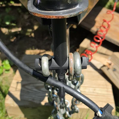 Bộ giá treo xích và đầu cắm rơ-moóc (Trailer Chain Holder) tiện lợi