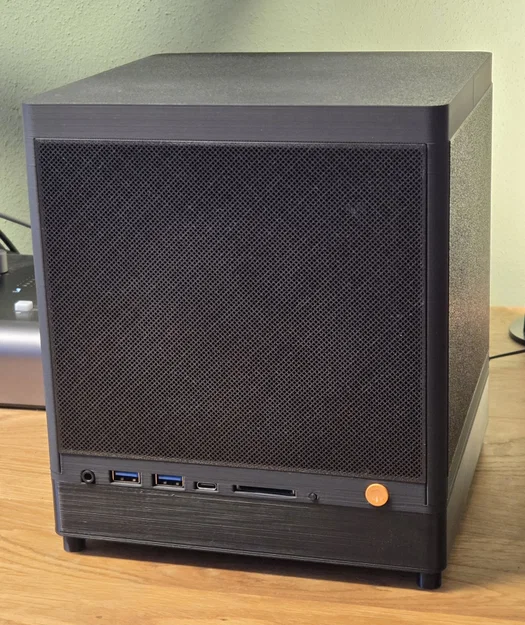 Case mát & êm cho Sixunited AXB35 chạy Ryzen AI Max+ 395 - Image 1