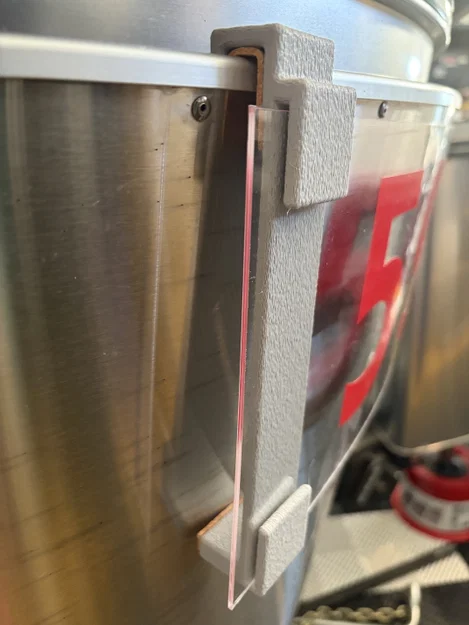 Móc treo Airstream BRN Hanger (Plexiglass) cho tấm chắn đá - Image 3