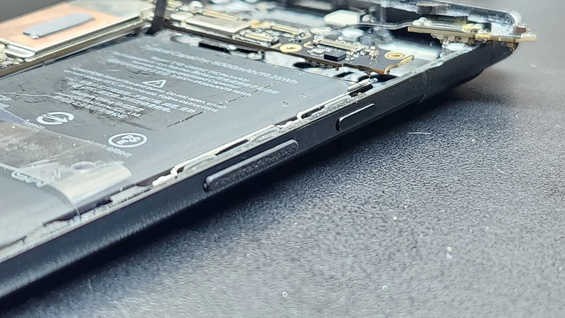 Nút âm lượng Pixel 7 Pro (Pixel 7 Pro Volume Button) - Image 1