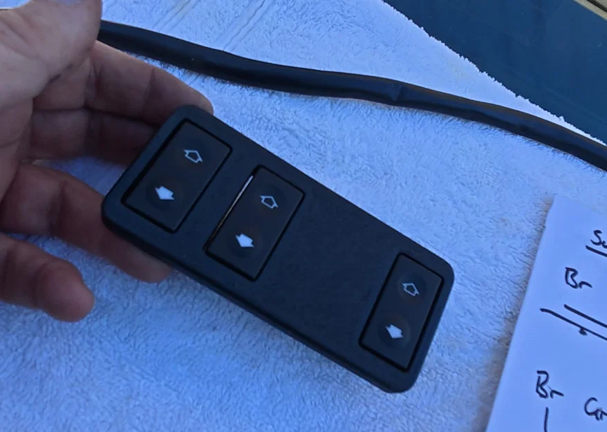 Viền công tắc kính Porsche 928 – thay thế bezel, dùng switch hiện đại giá rẻ - Image 4