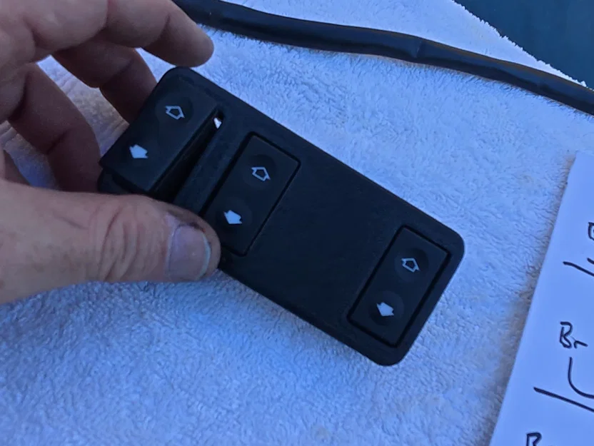 Viền công tắc kính Porsche 928 – thay thế bezel, dùng switch hiện đại giá rẻ - Image 6