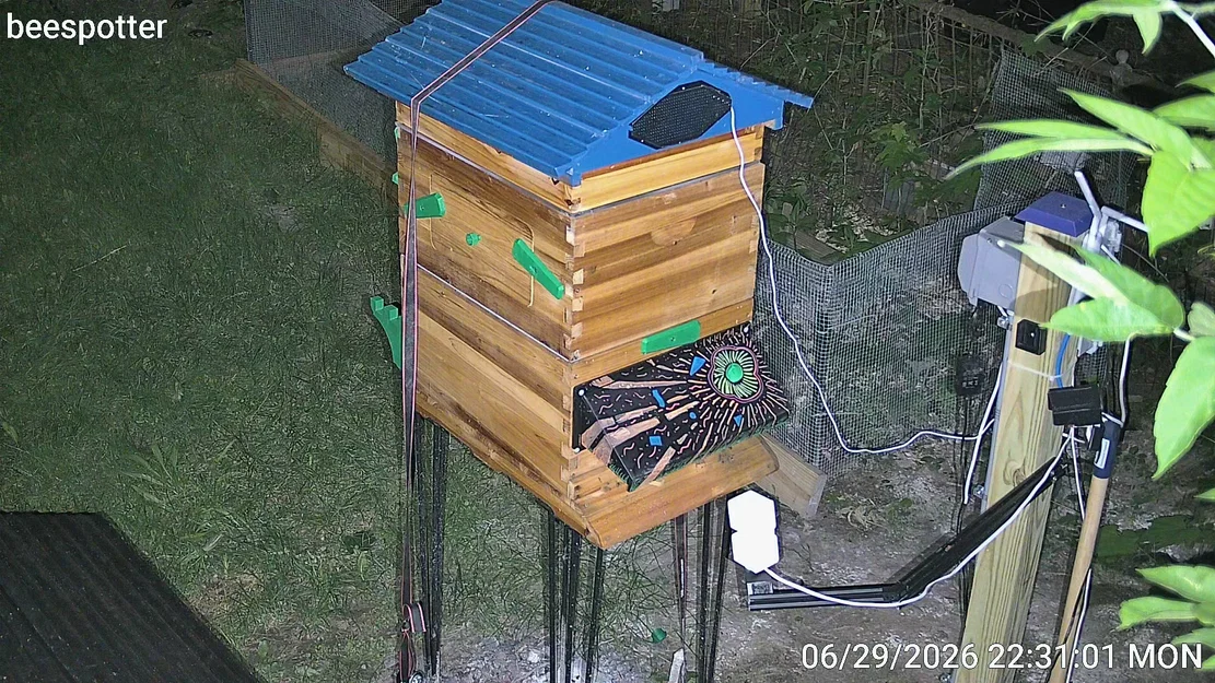 Bee Escape: Phụ kiện cửa thoát ong tối ưu cho 3D printing - Image 1