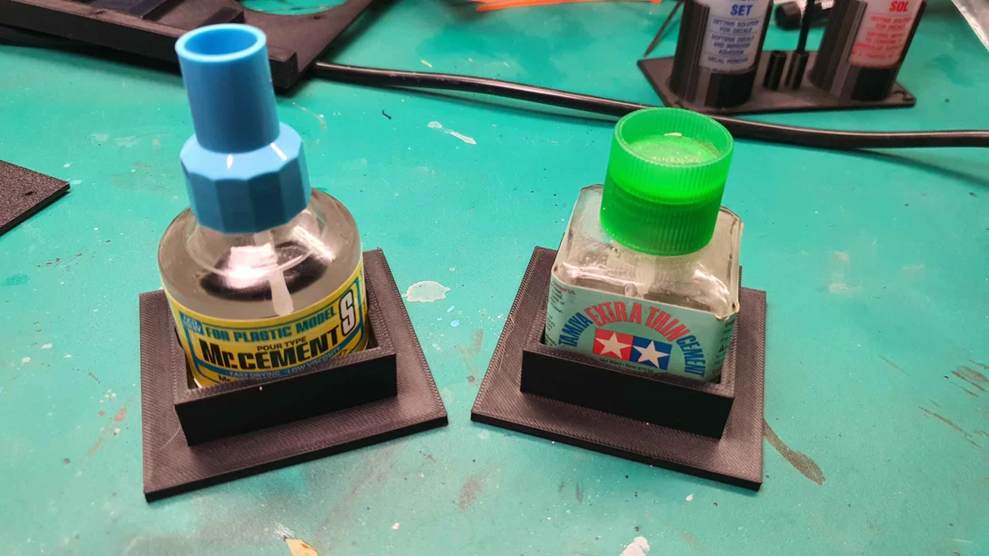 Giá giữ keo dùng chung Tamiya & Mr Cement (2025+ chai tròn) - Image 1