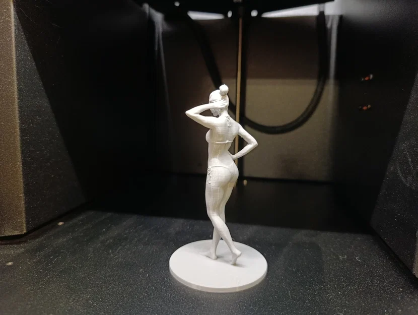 Người phụ nữ tạo dáng Yoga (Yoga Stance Woman) - Image 3