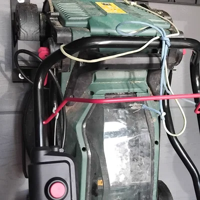 Giá treo tường máy cắt cỏ Parkside 20V