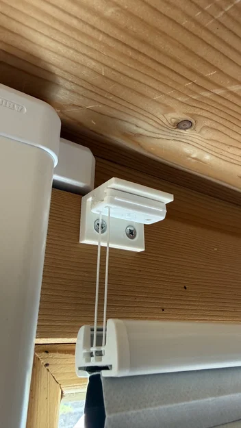 Giá đỡ bắt vít cho rèm xếp Schütte (Screw mount for Schütte pleated blinds) - Image 1