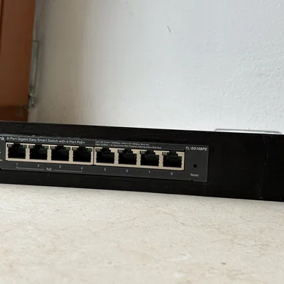 Giá đỡ Rack Mount 10 inch cho TP-Link TL-SG108PE in 3D