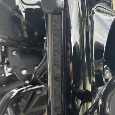 Cache fixations pare-brise OEM Harley Héritage Classique