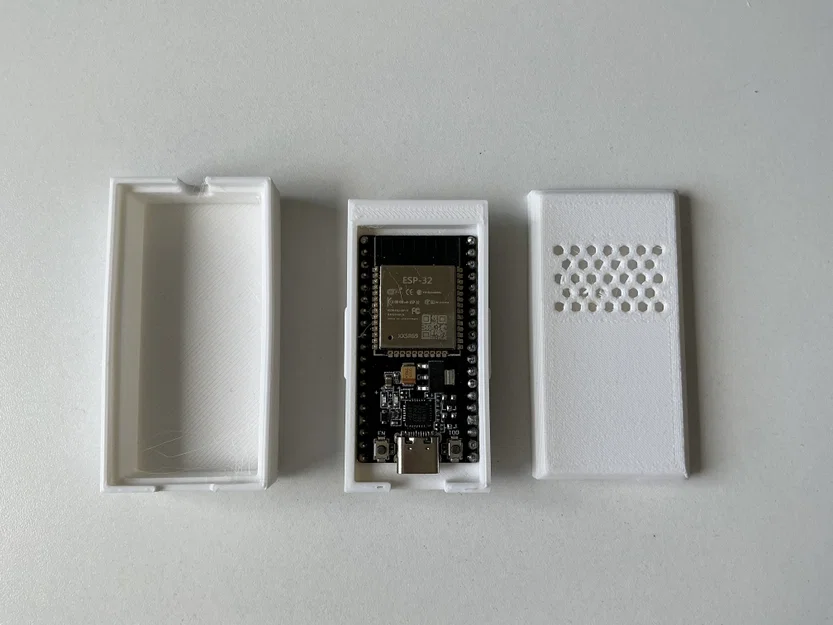 Hộp bảo vệ ESP-32 có lỗ tản nhiệt và đế định vị pin - Image 1