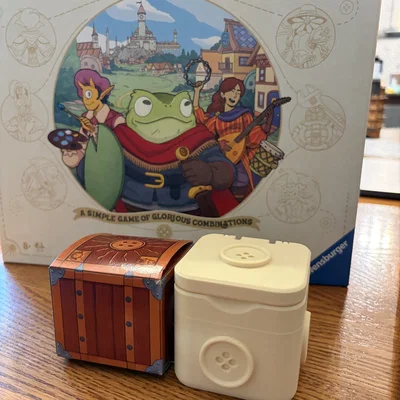 Hộp đựng thay thế cho board game The Glorious Guilds of Buttonville
