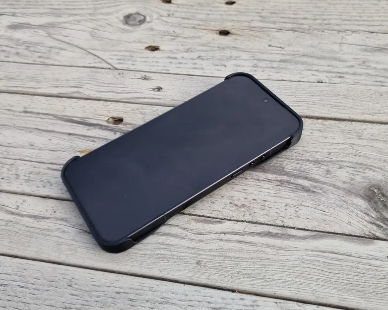 Ốp Xiaomi 17 Ultra “SlimSkin” kèm chân chống bật ra - Image 5