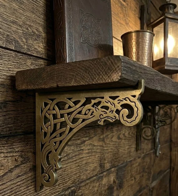 Tay Đỡ Kệ Viking Celtic — Rồng Norse & Họa Tiết Knotwork - Image 1